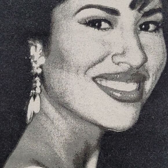 Selena Portrait Shirt Womens XS 17x16 Black - Picture 10 of 12